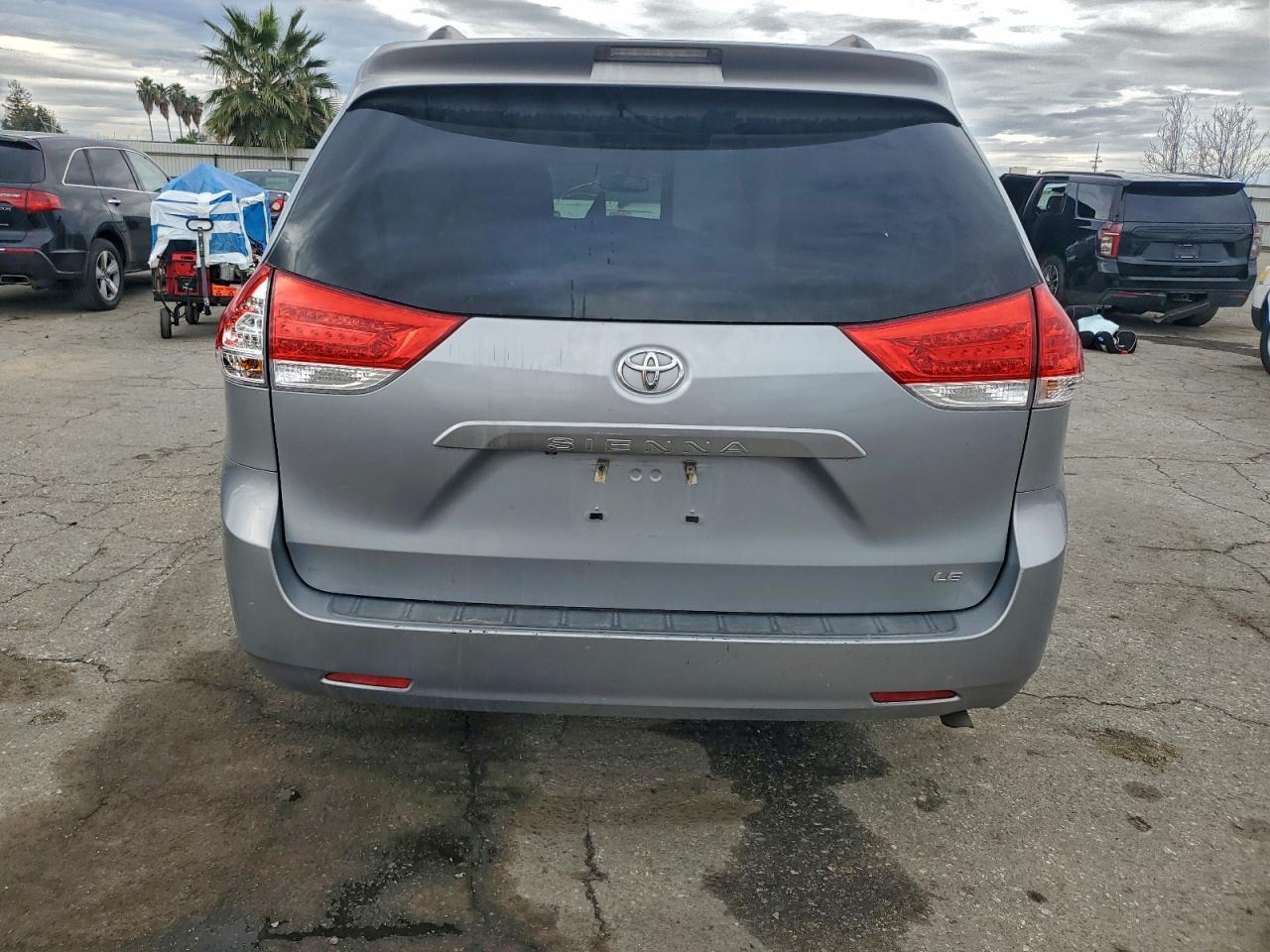 2013 TOYOTA SIENNA