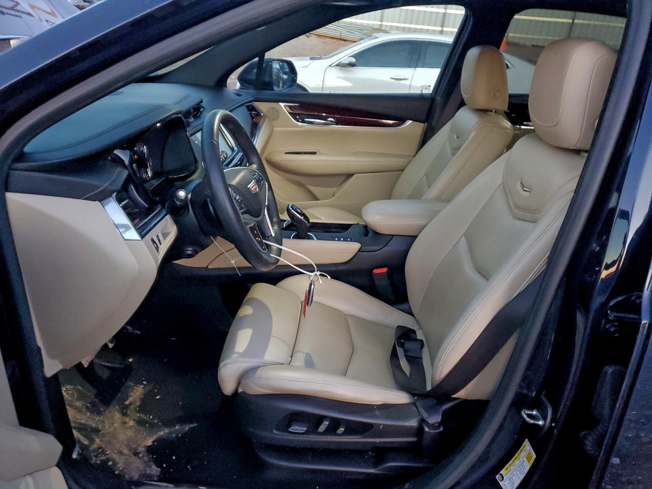 2017 CADILLAC XT5