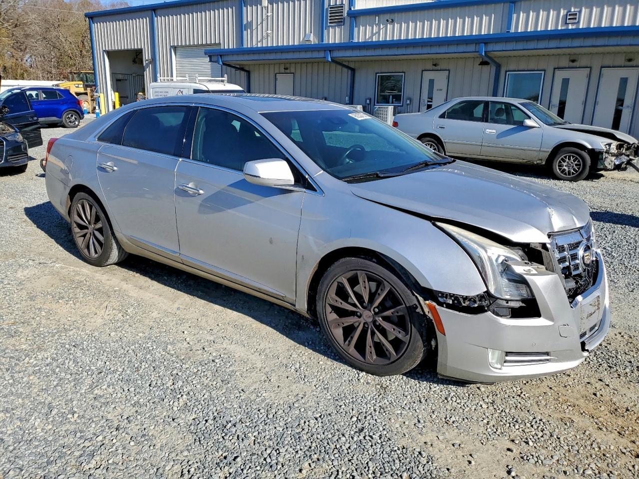 2013 CADILLAC XTS