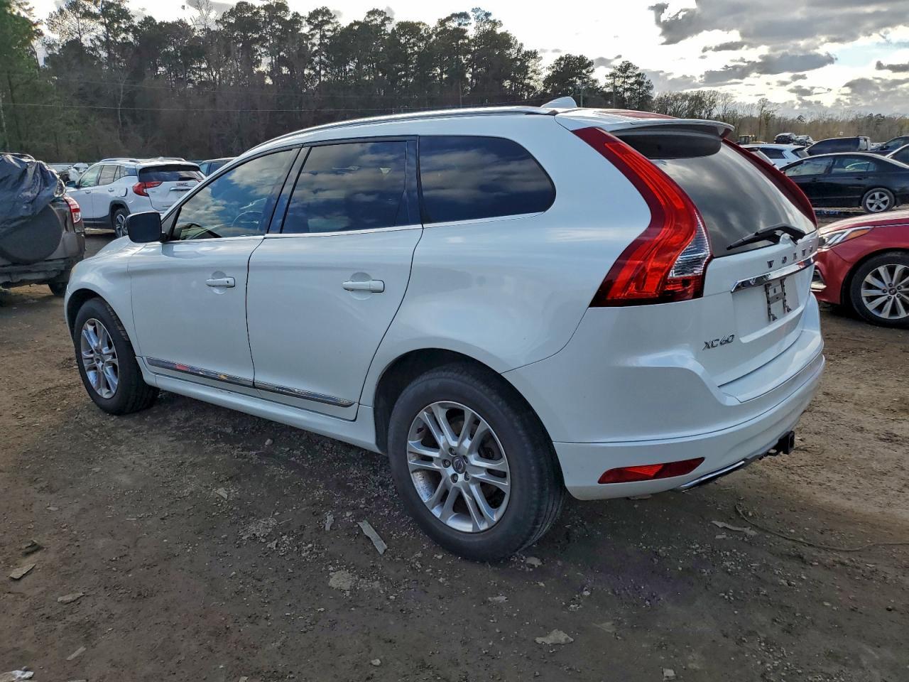 2016 VOLVO XC60