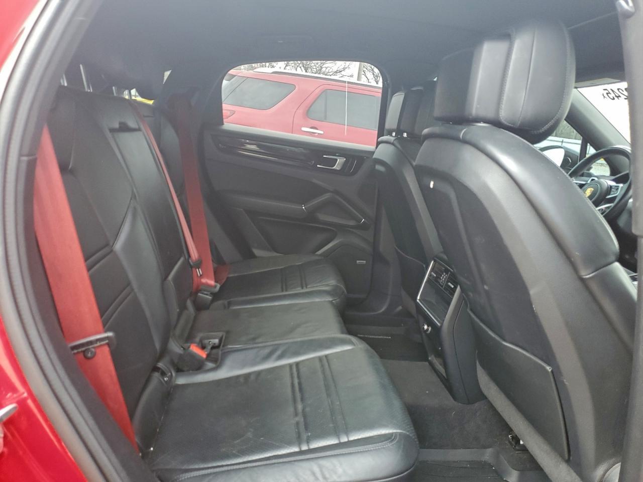 2021 PORSCHE CAYENNE