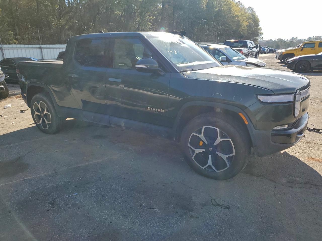 2022 RIVIAN R1t