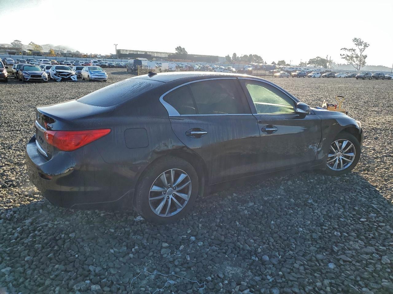 2016 INFINITI Q50