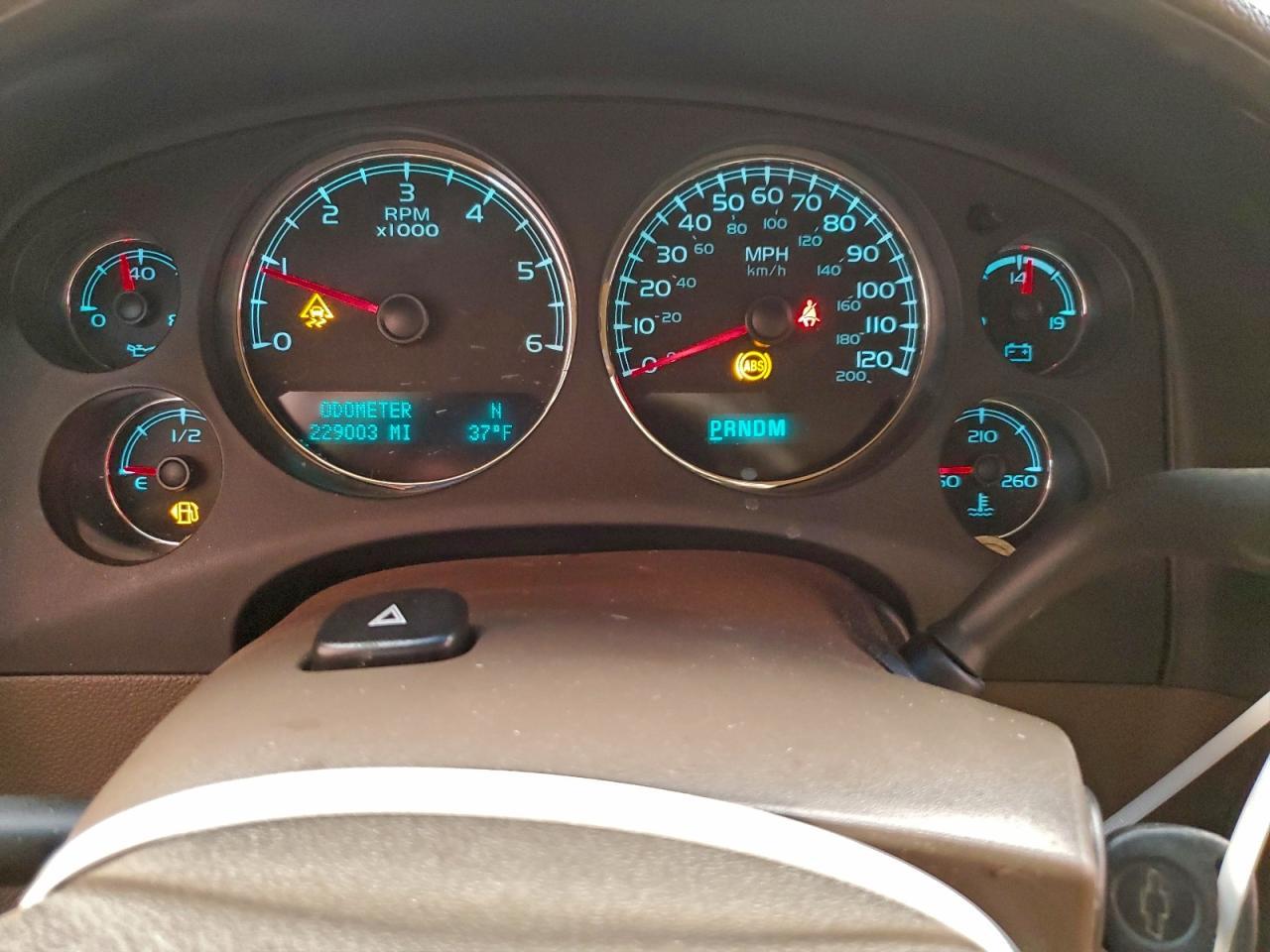 2011 CHEVROLET Tahoe