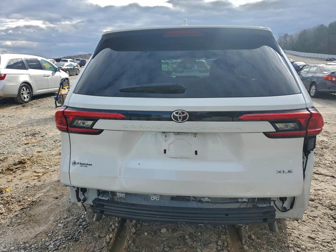 2024 TOYOTA HIGHLANDER