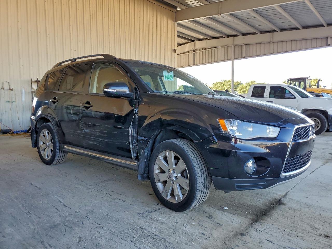 2013 MITSUBISHI outlander