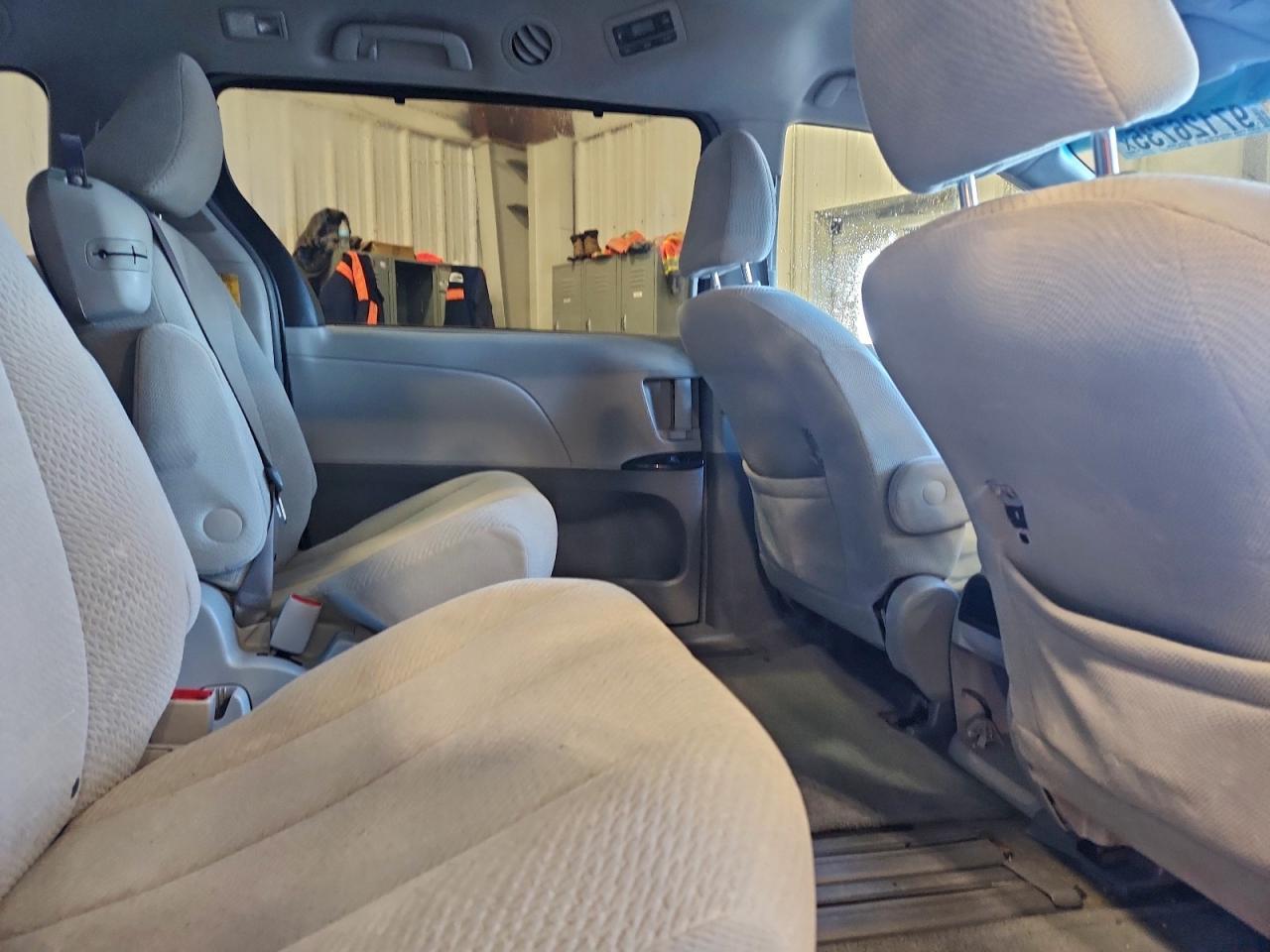 2014 TOYOTA SIENNA