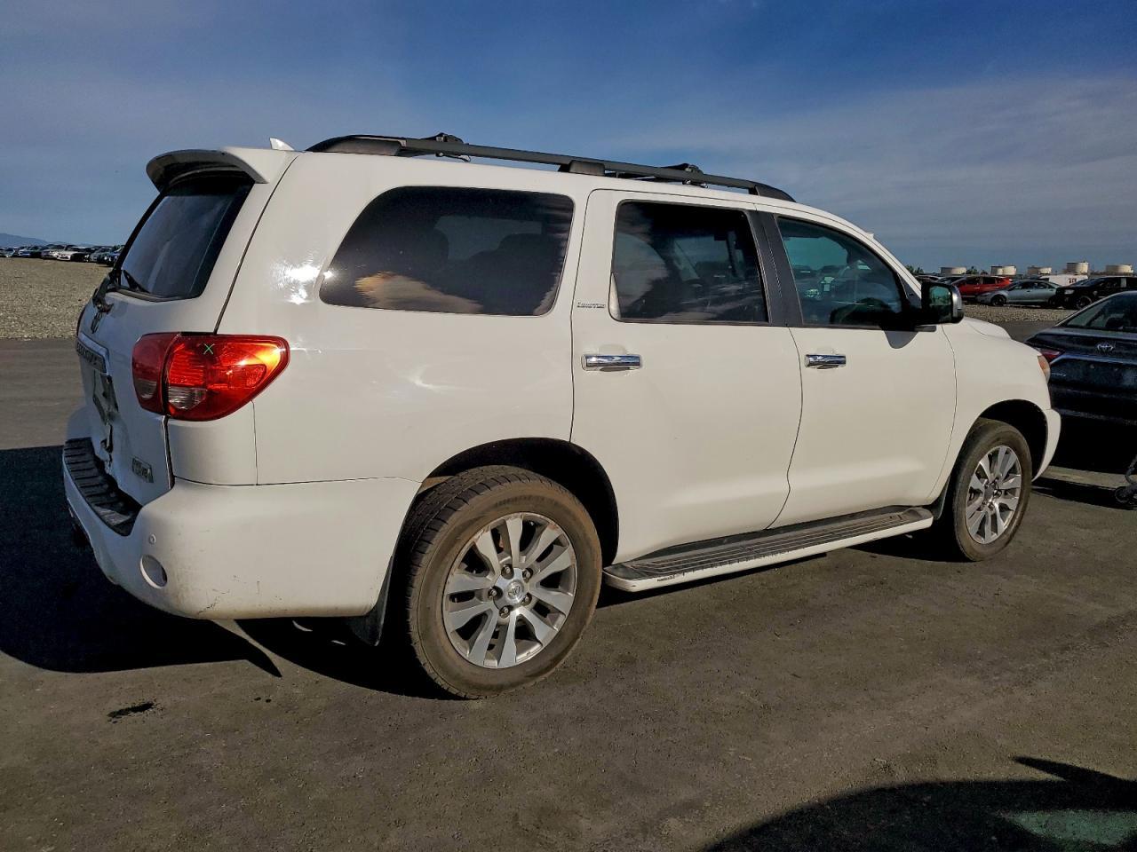 2017 TOYOTA Sequoia