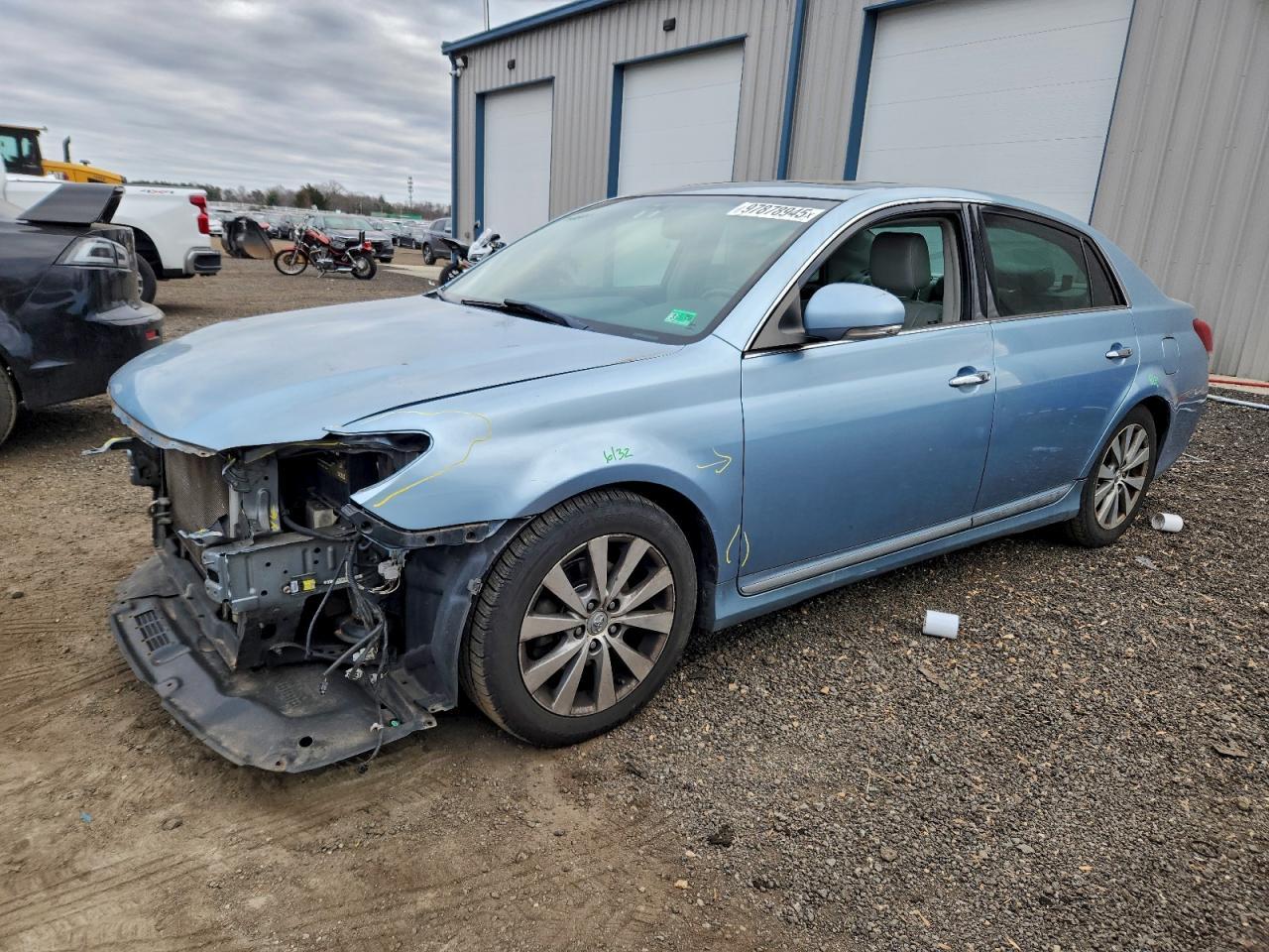 2011 TOYOTA Avalon