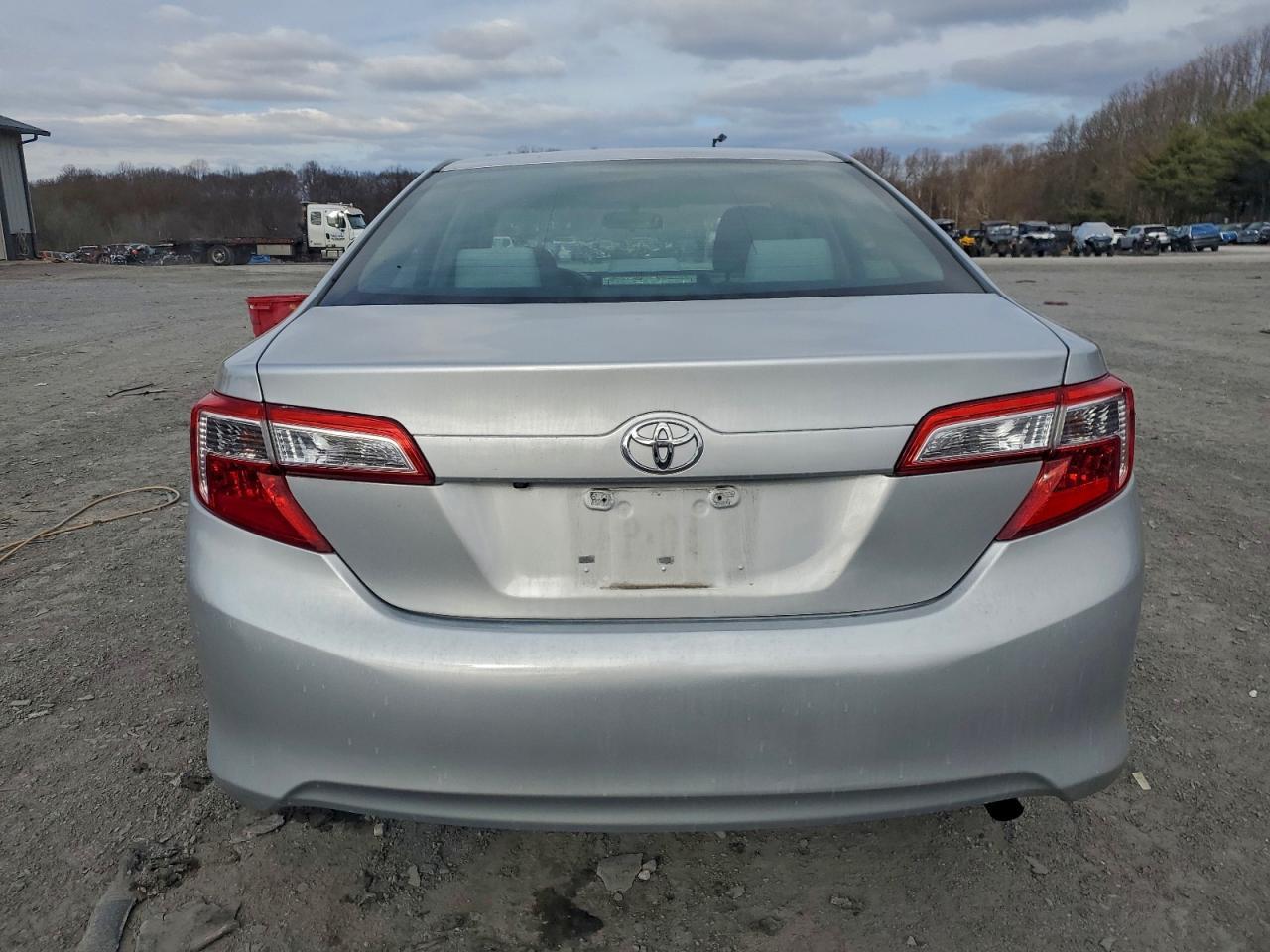 2014 TOYOTA CAMRY