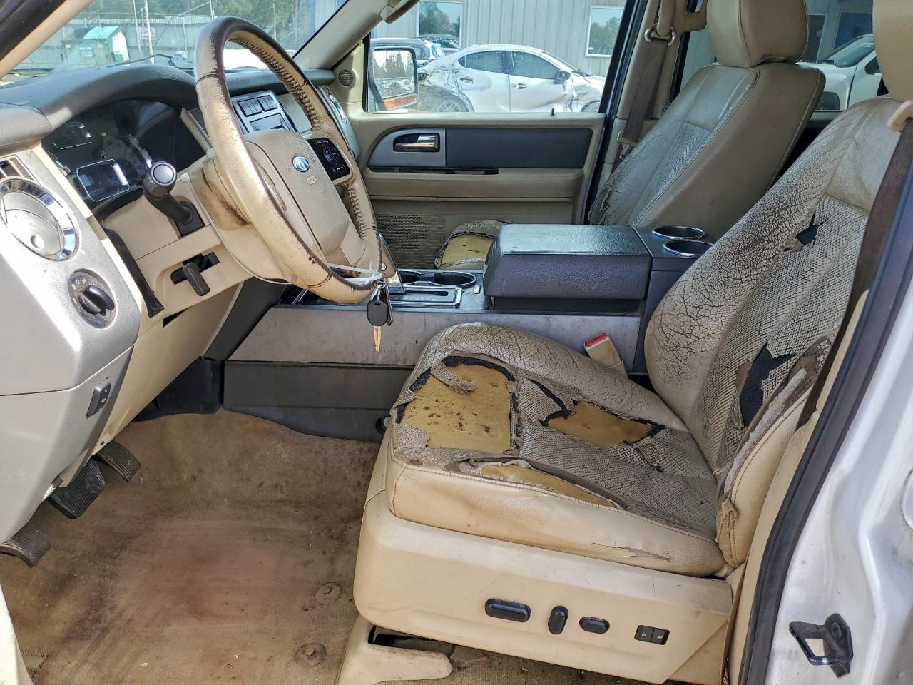 2011 FORD Expedition