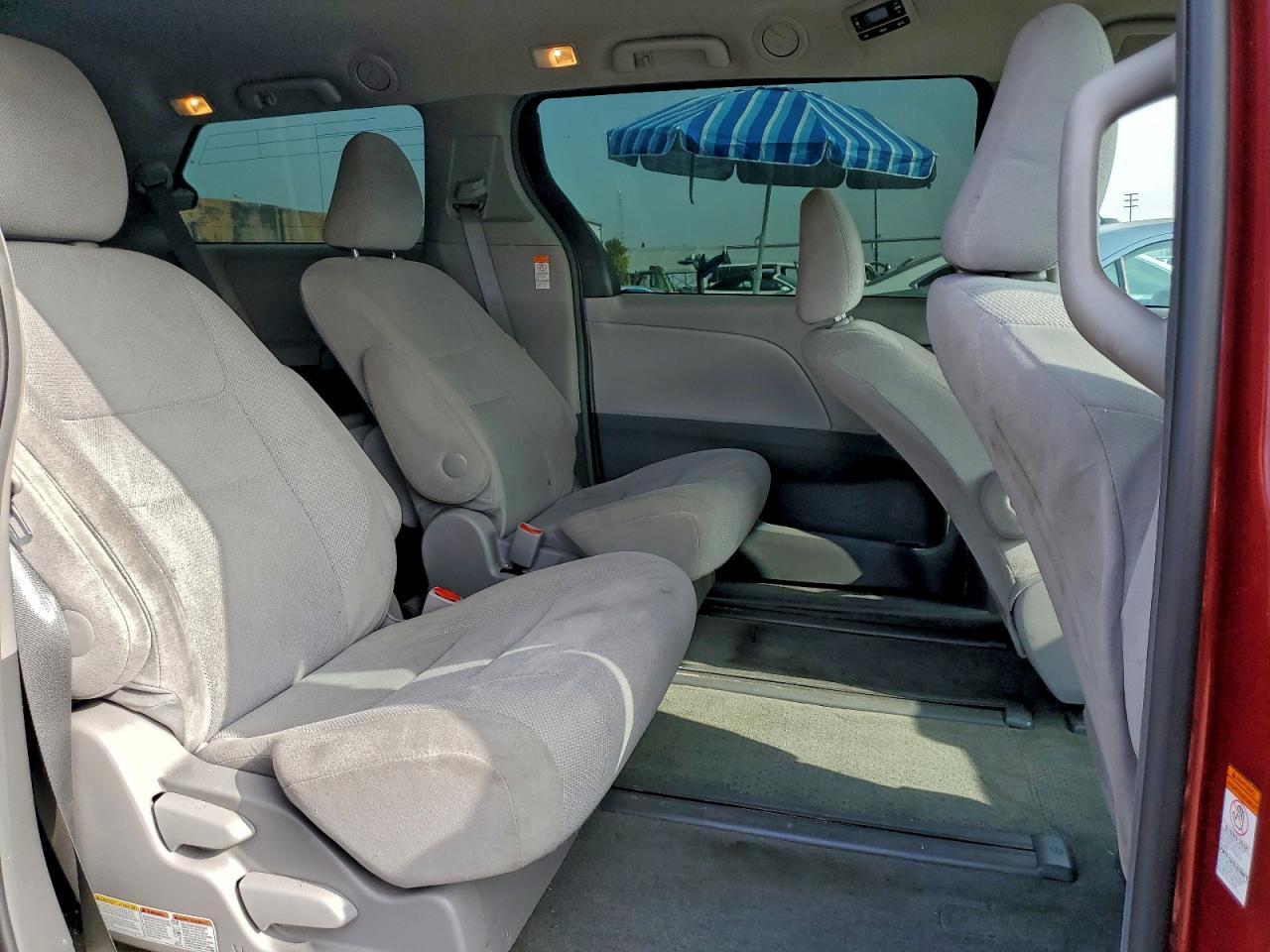 2017 TOYOTA SIENNA