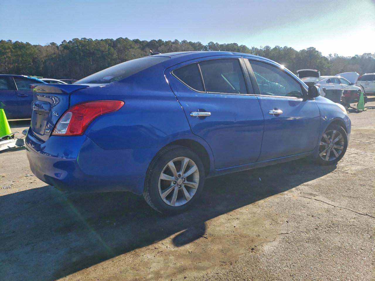 2014 NISSAN VERSA
