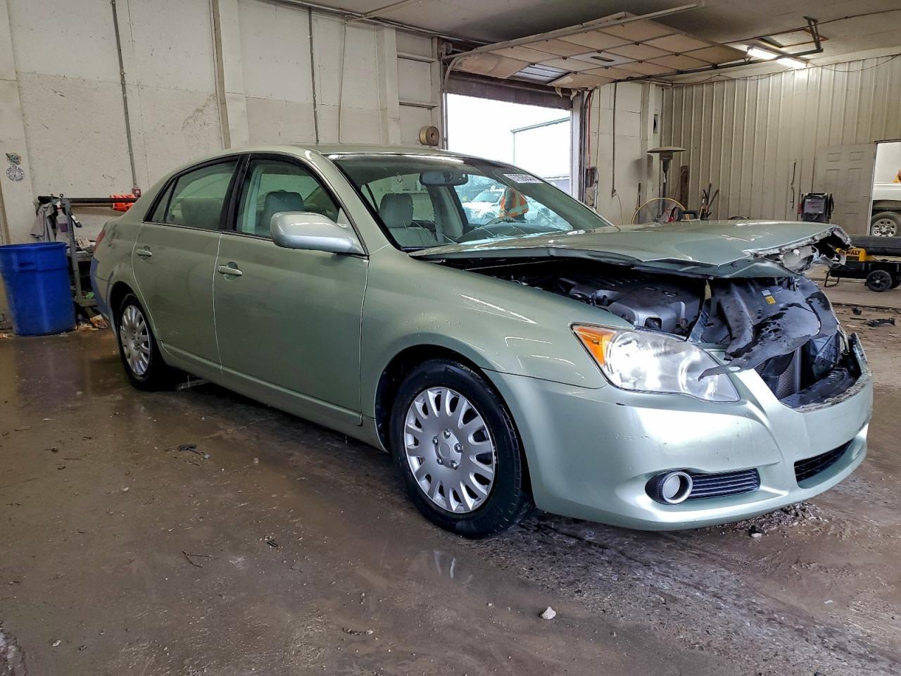 2010 TOYOTA Avalon