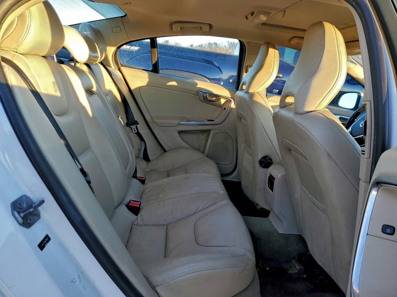 2014 VOLVO S60