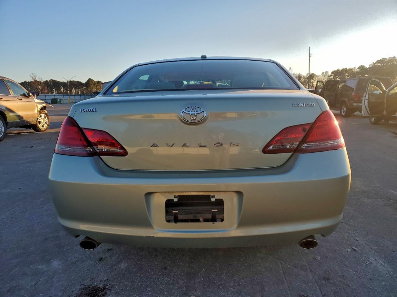 2009 TOYOTA Avalon