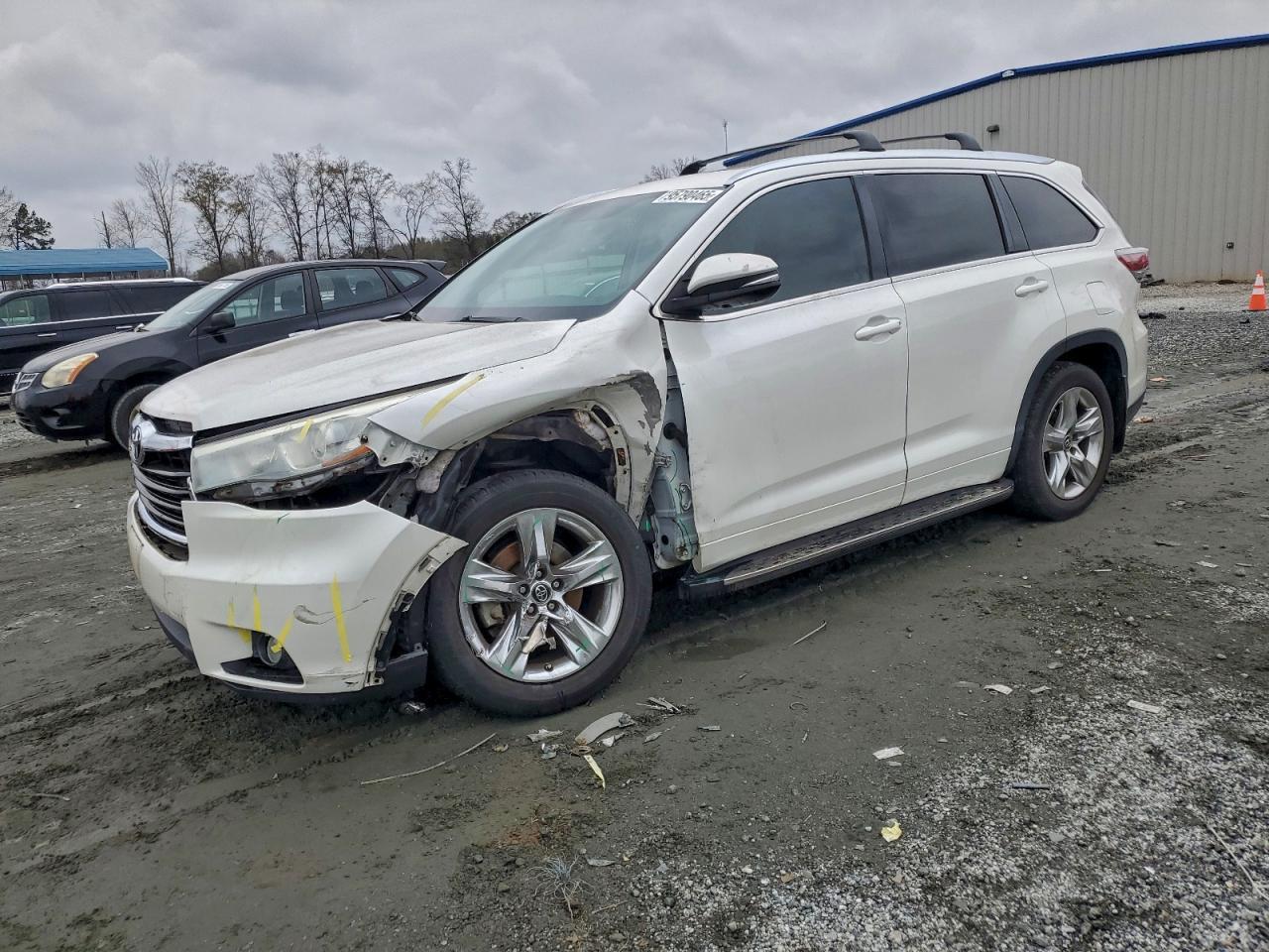 2016 TOYOTA HIGHLANDER