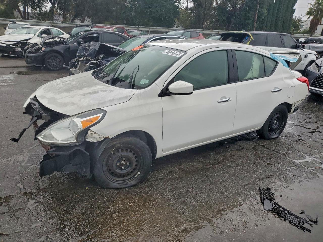 2016 NISSAN VERSA