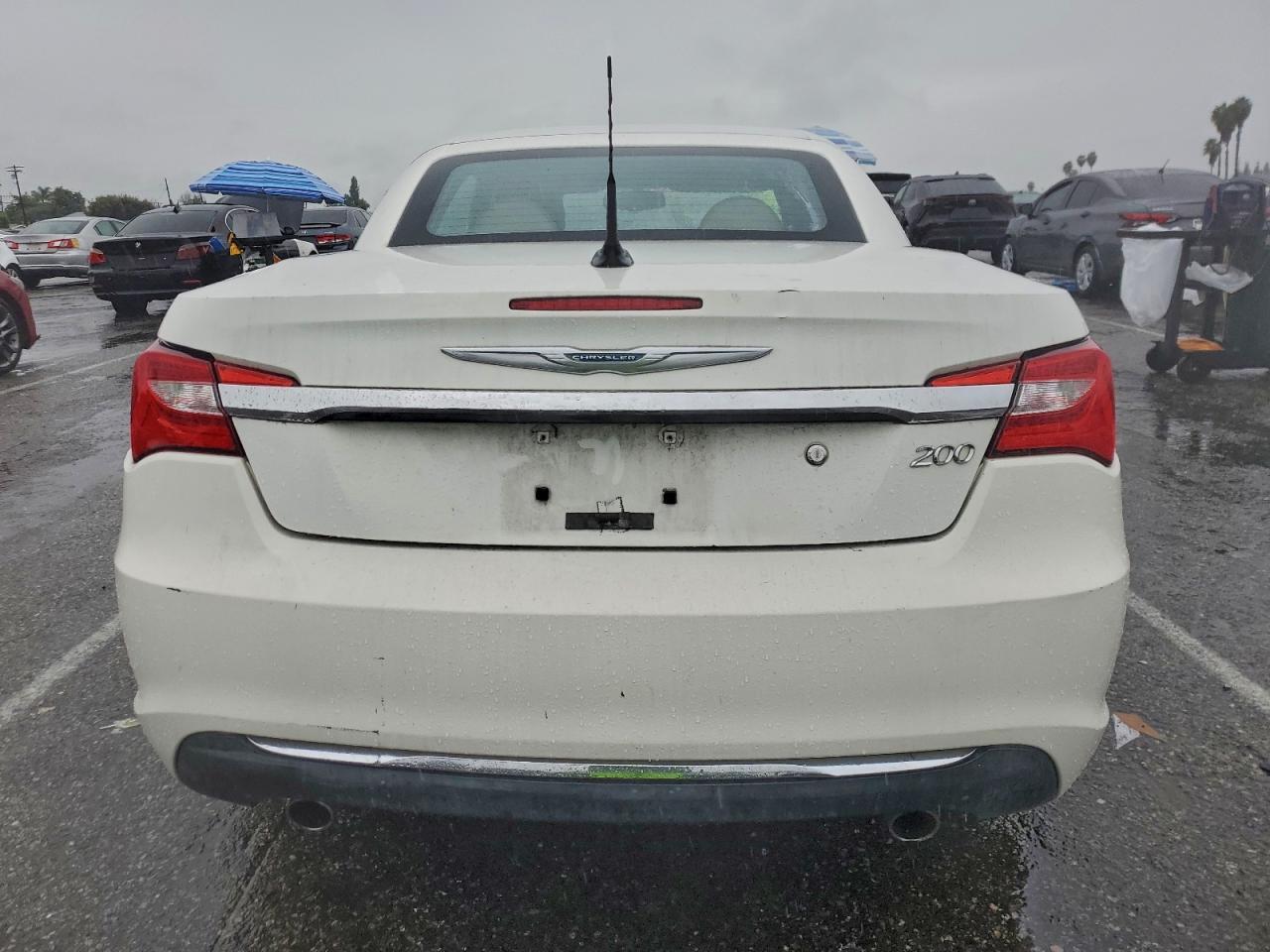 2011 CHRYSLER 200