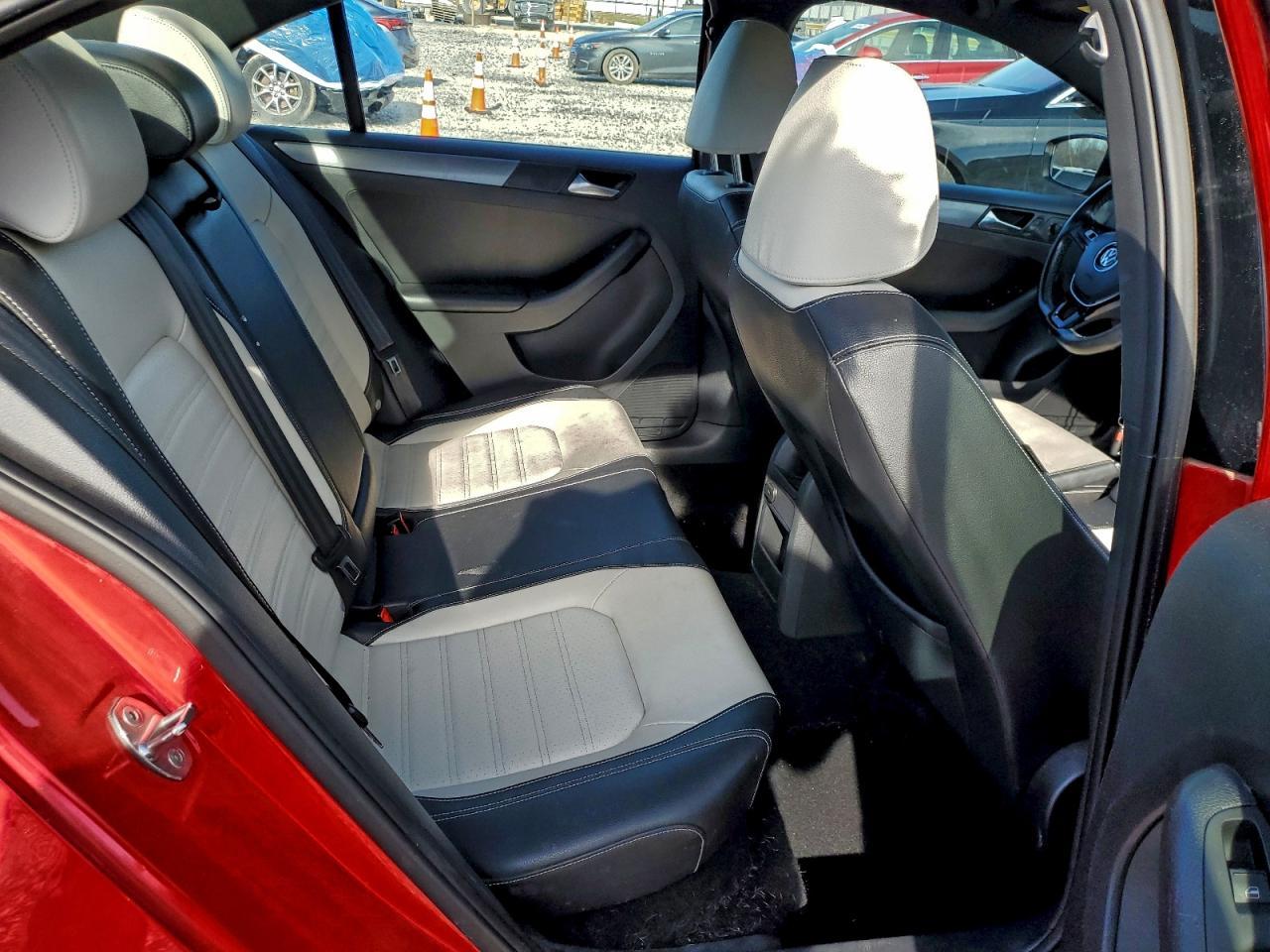 2016 VOLKSWAGEN JETTA