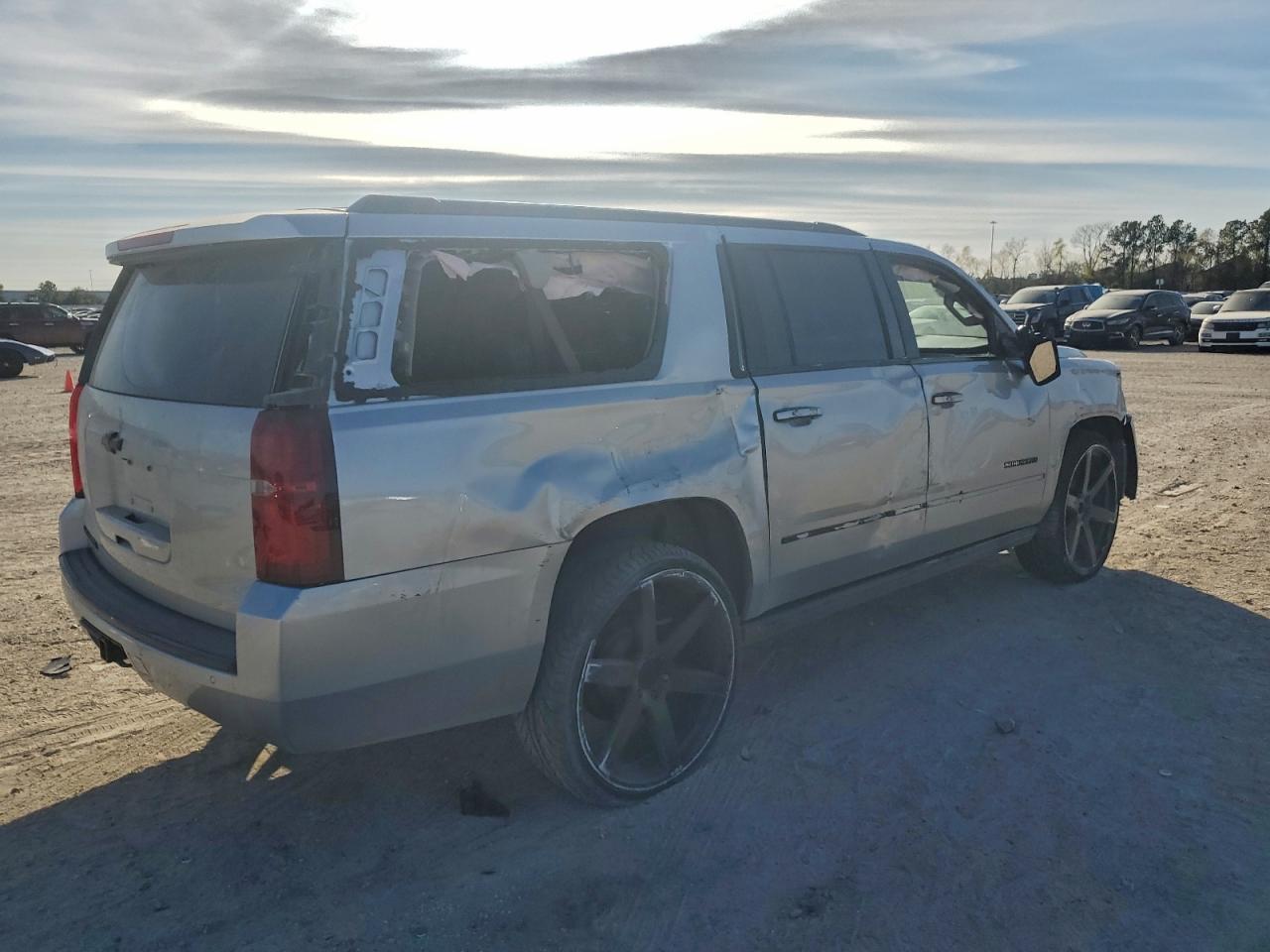 2018 CHEVROLET Suburban