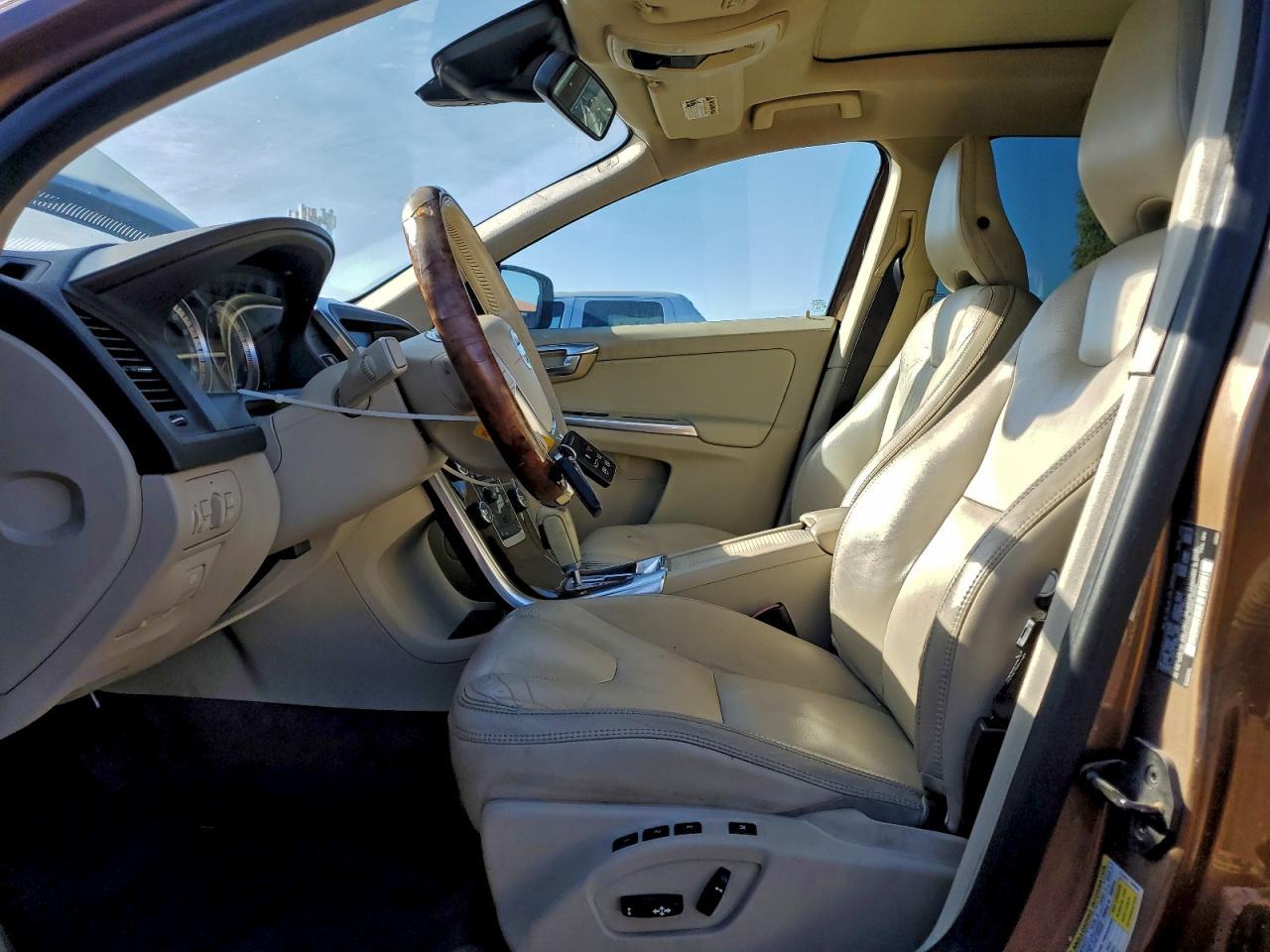 2012 VOLVO XC60