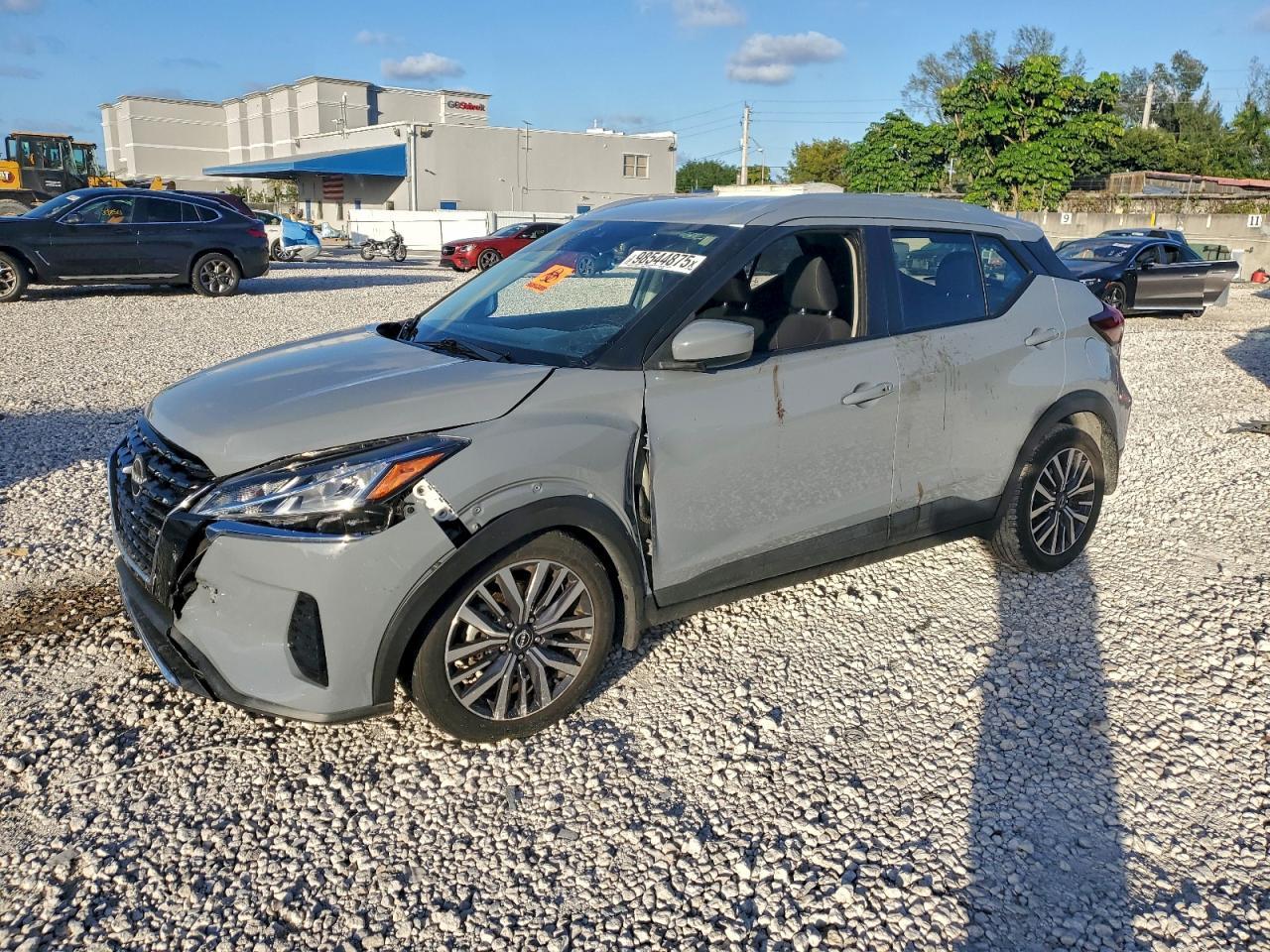 2023 NISSAN KICKS