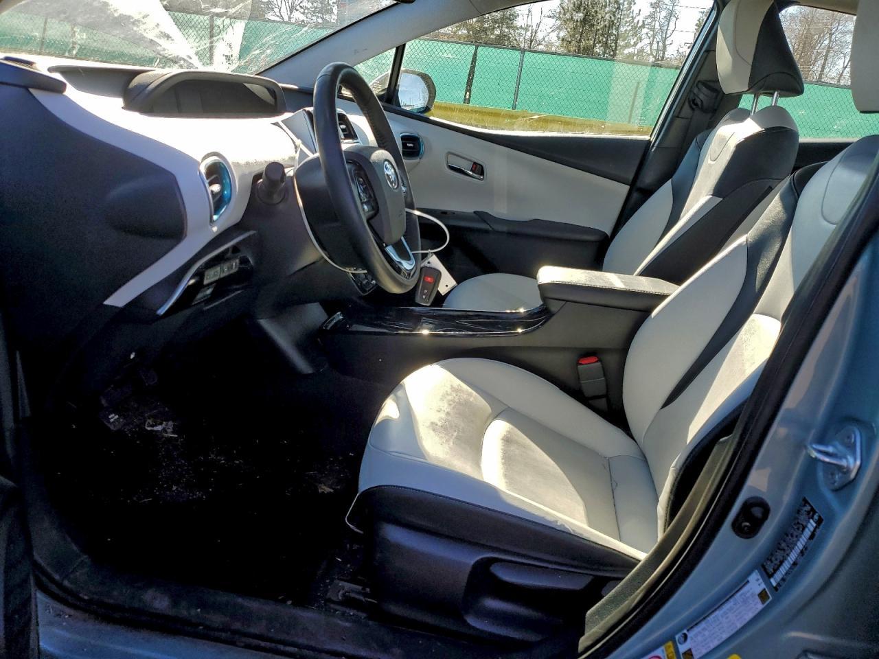2022 TOYOTA PRIUS