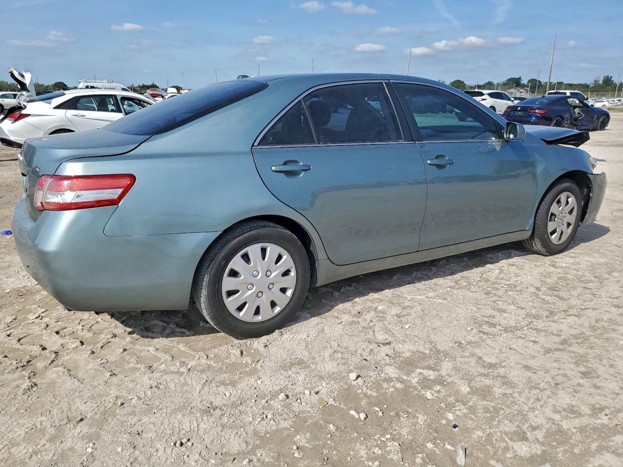2010 TOYOTA CAMRY