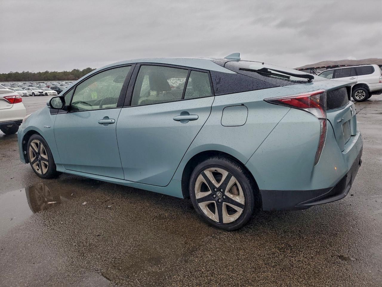 2016 TOYOTA PRIUS