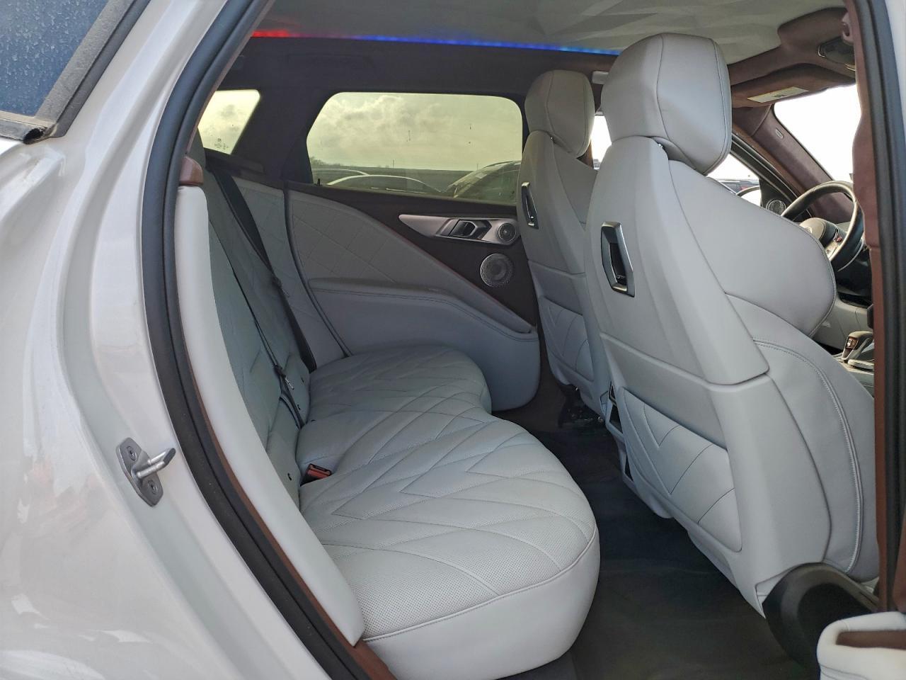 2023 BMW Xm