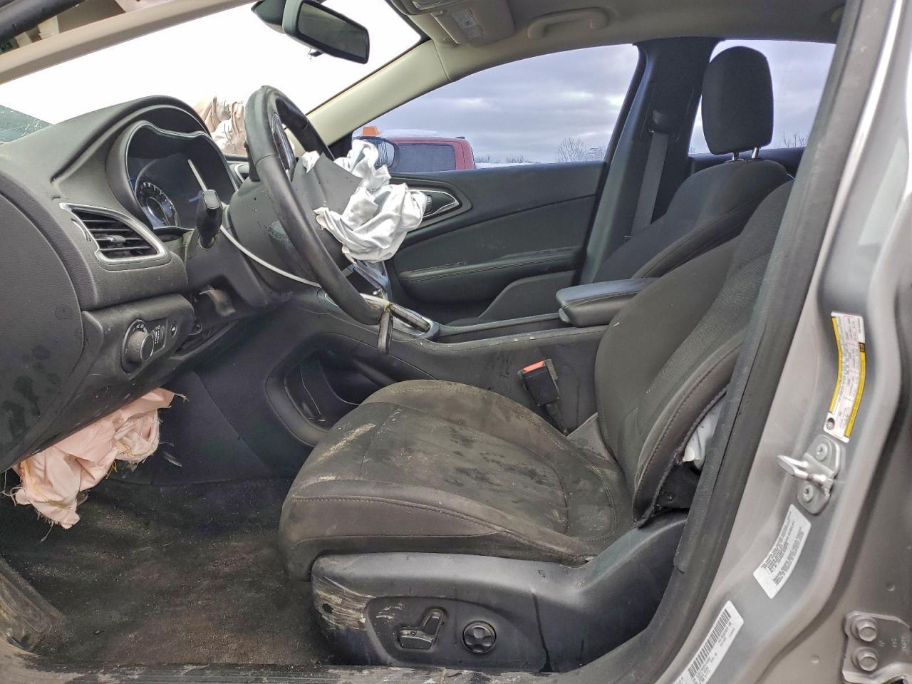 2016 CHRYSLER 200