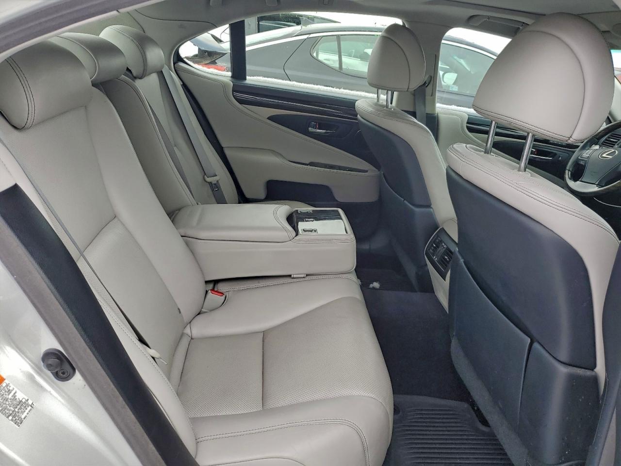 2015 LEXUS LS 460