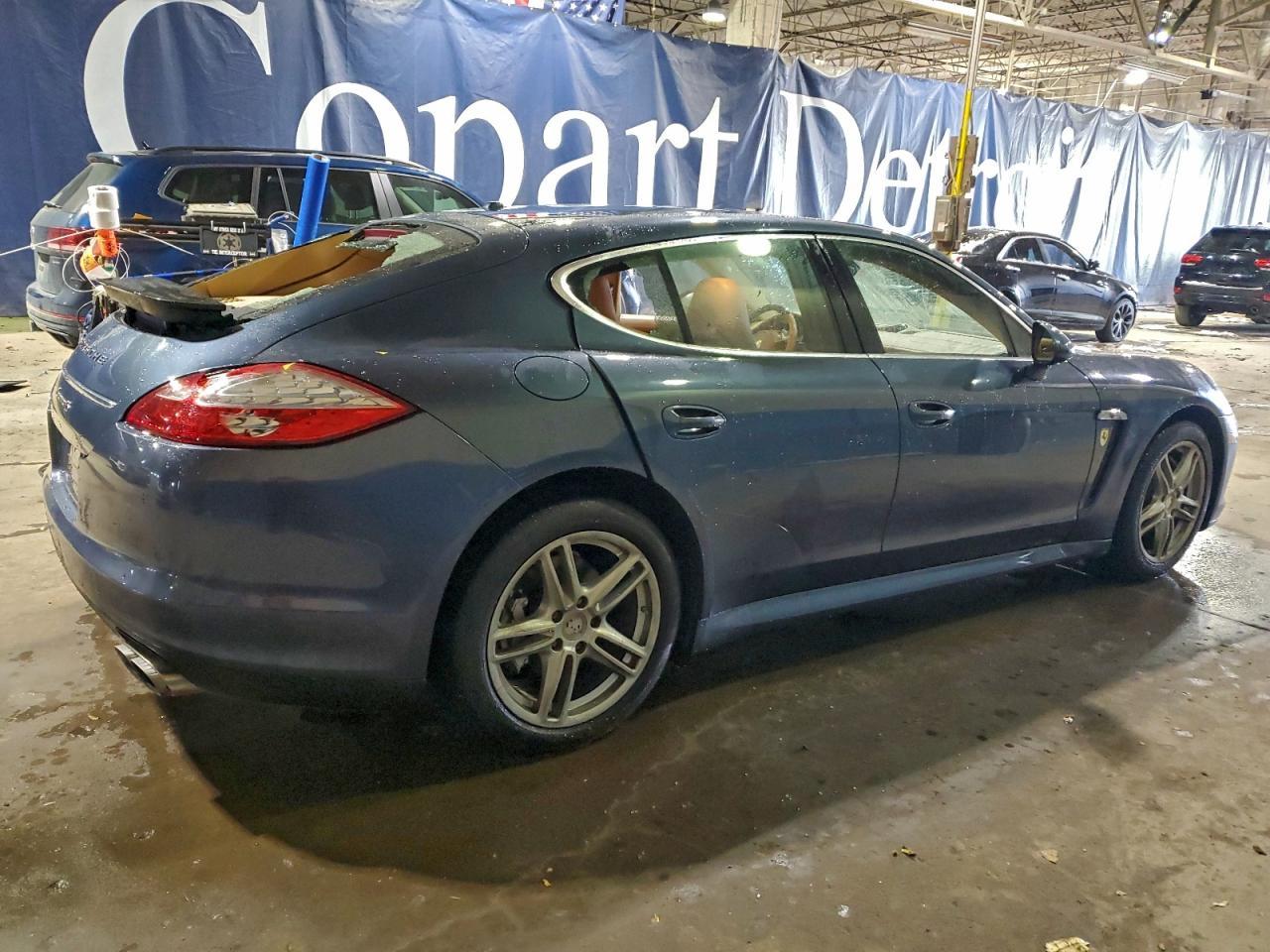 2010 PORSCHE Panamera