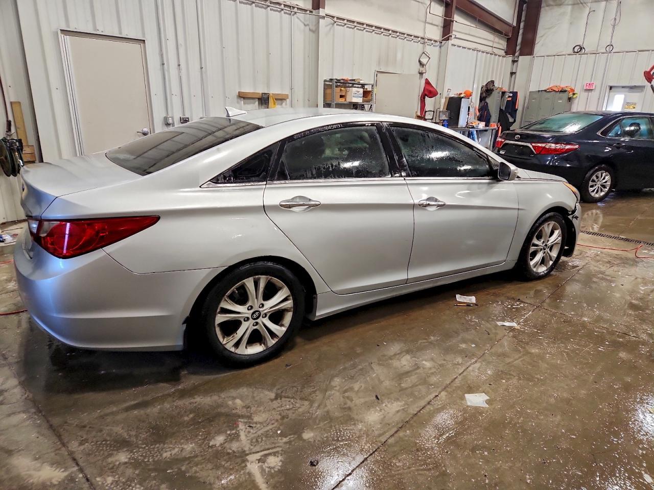 2013 HYUNDAI SONATA