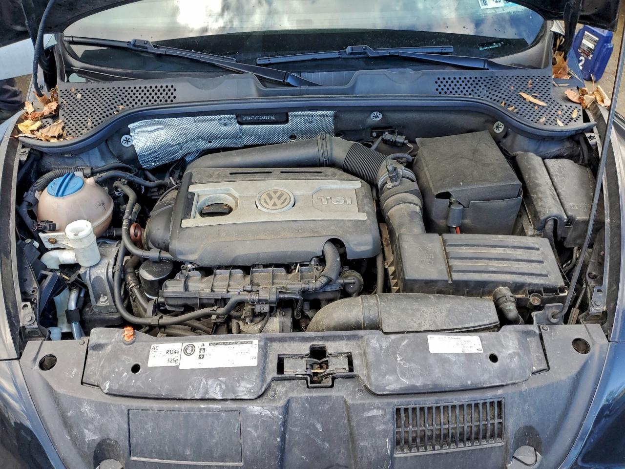 2012 VOLKSWAGEN Beetle