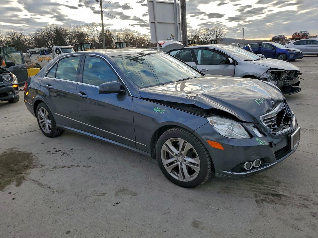 2011 MERCEDES-BENZ E-Class