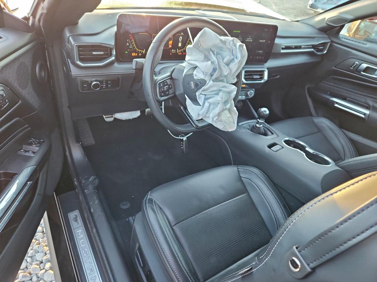 2025 FORD MUSTANG