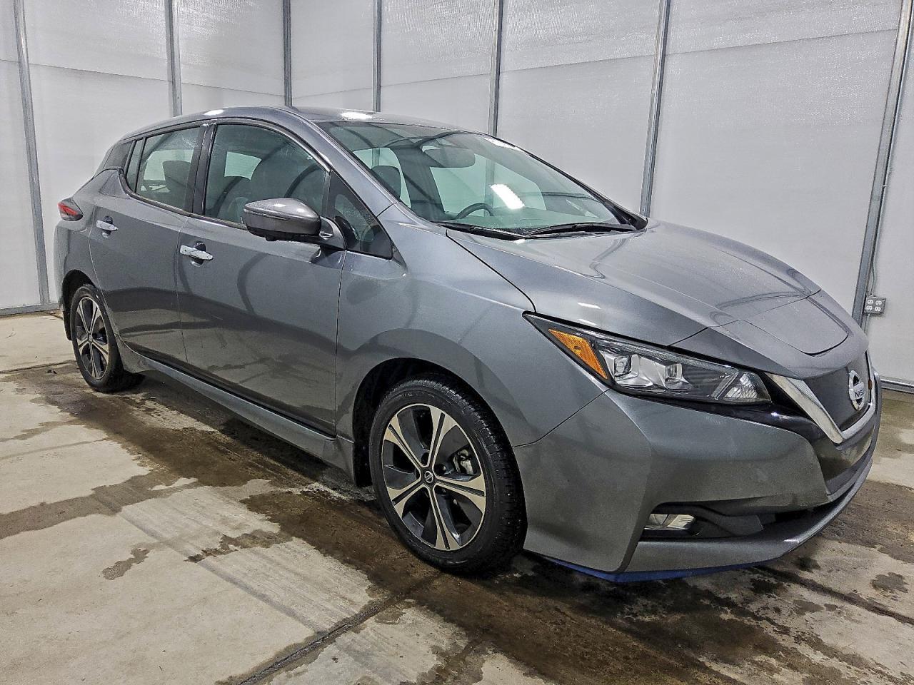2021 NISSAN LEAF