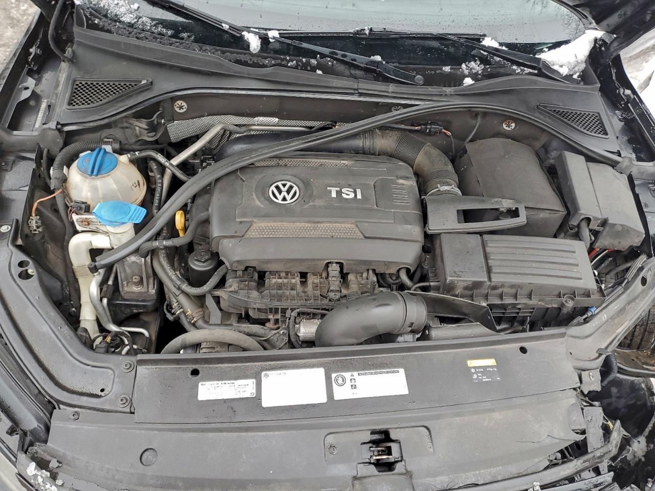 2016 VOLKSWAGEN Passat
