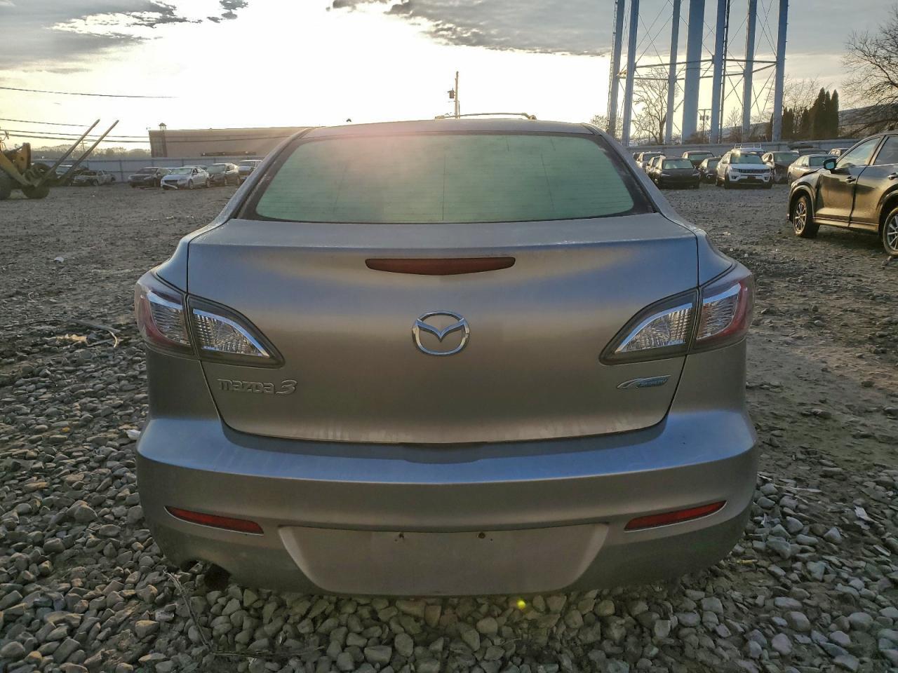 2013 MAZDA 3