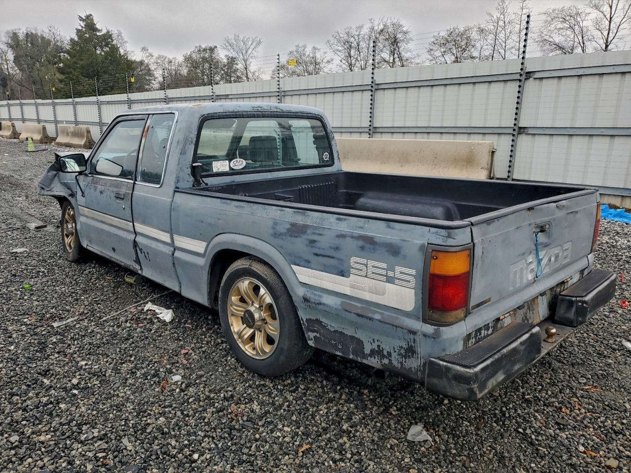 1987 MAZDA B2000