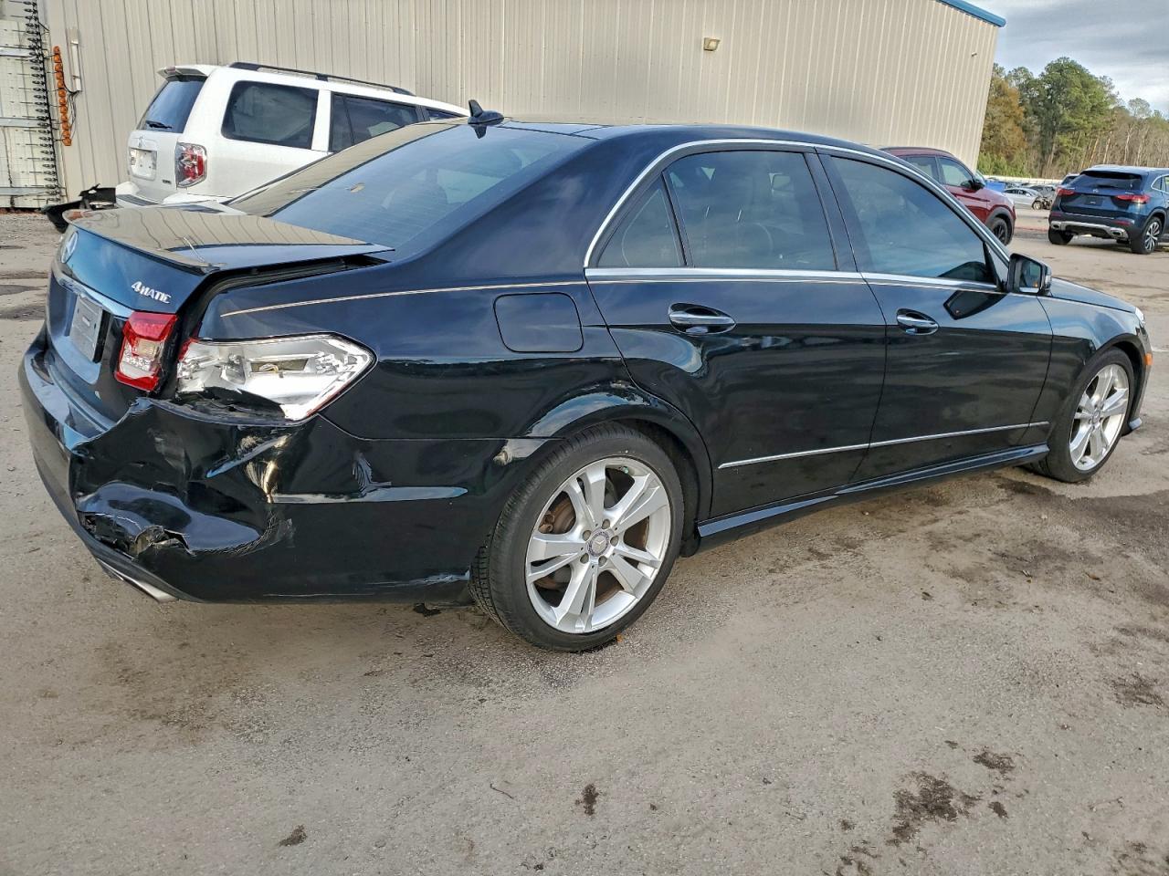 2013 MERCEDES-BENZ E-Class