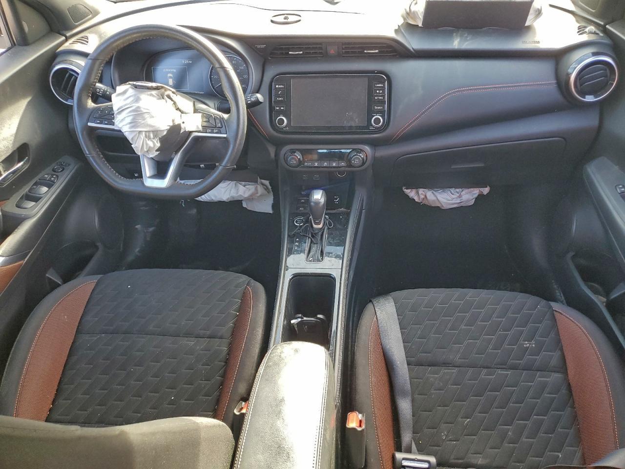 2021 NISSAN KICKS