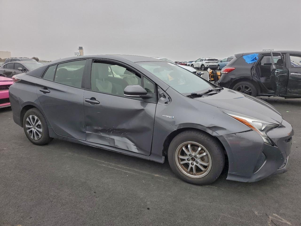 2017 TOYOTA PRIUS