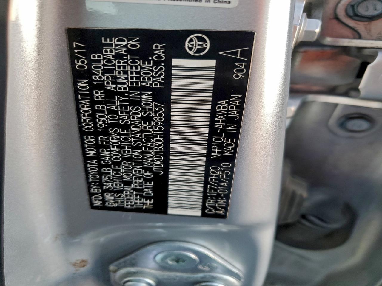 2017 TOYOTA Prius c