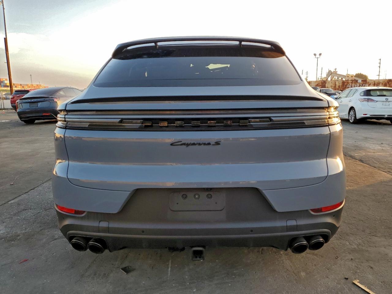 2025 PORSCHE CAYENNE