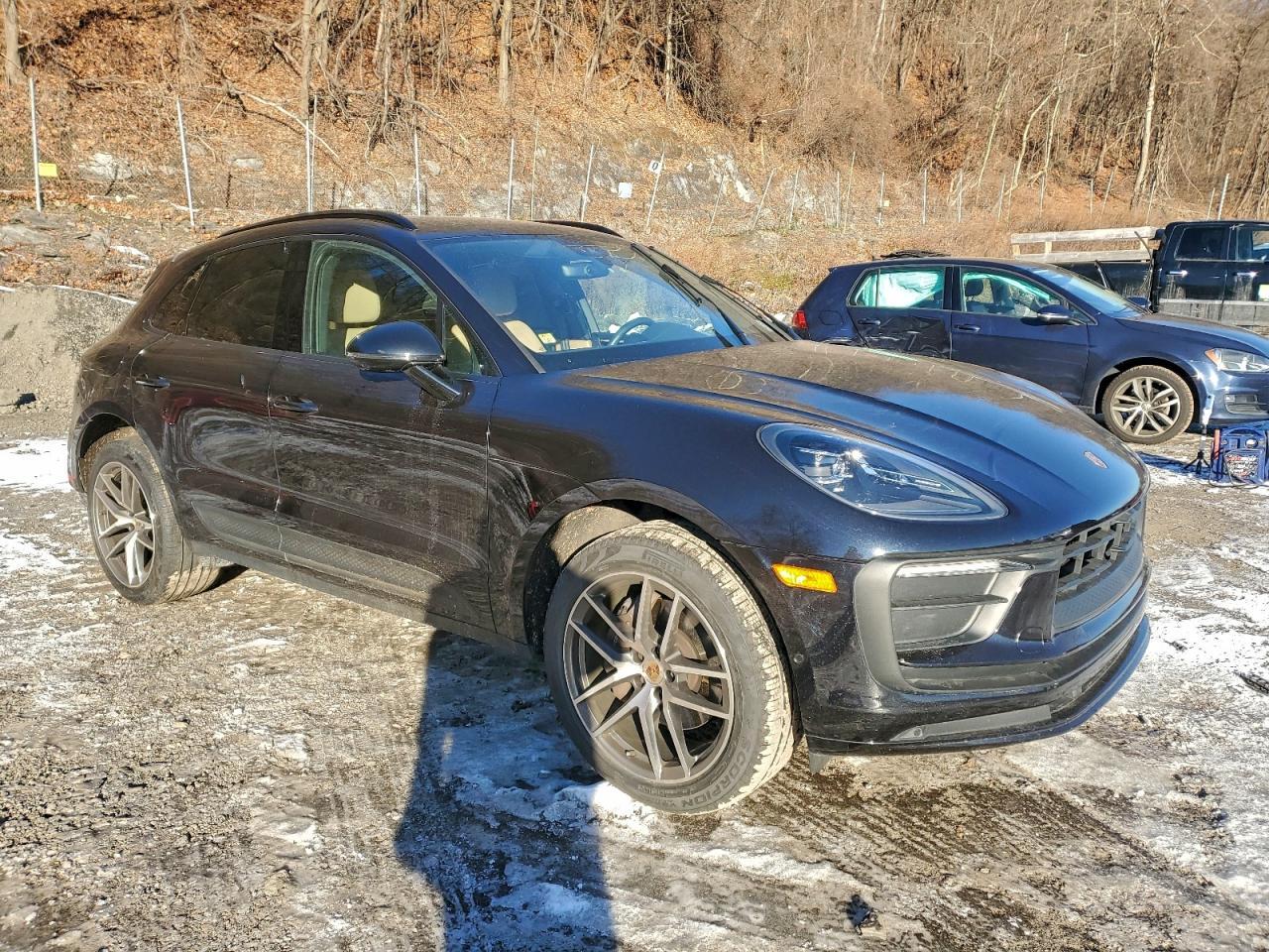 2023 PORSCHE Macan