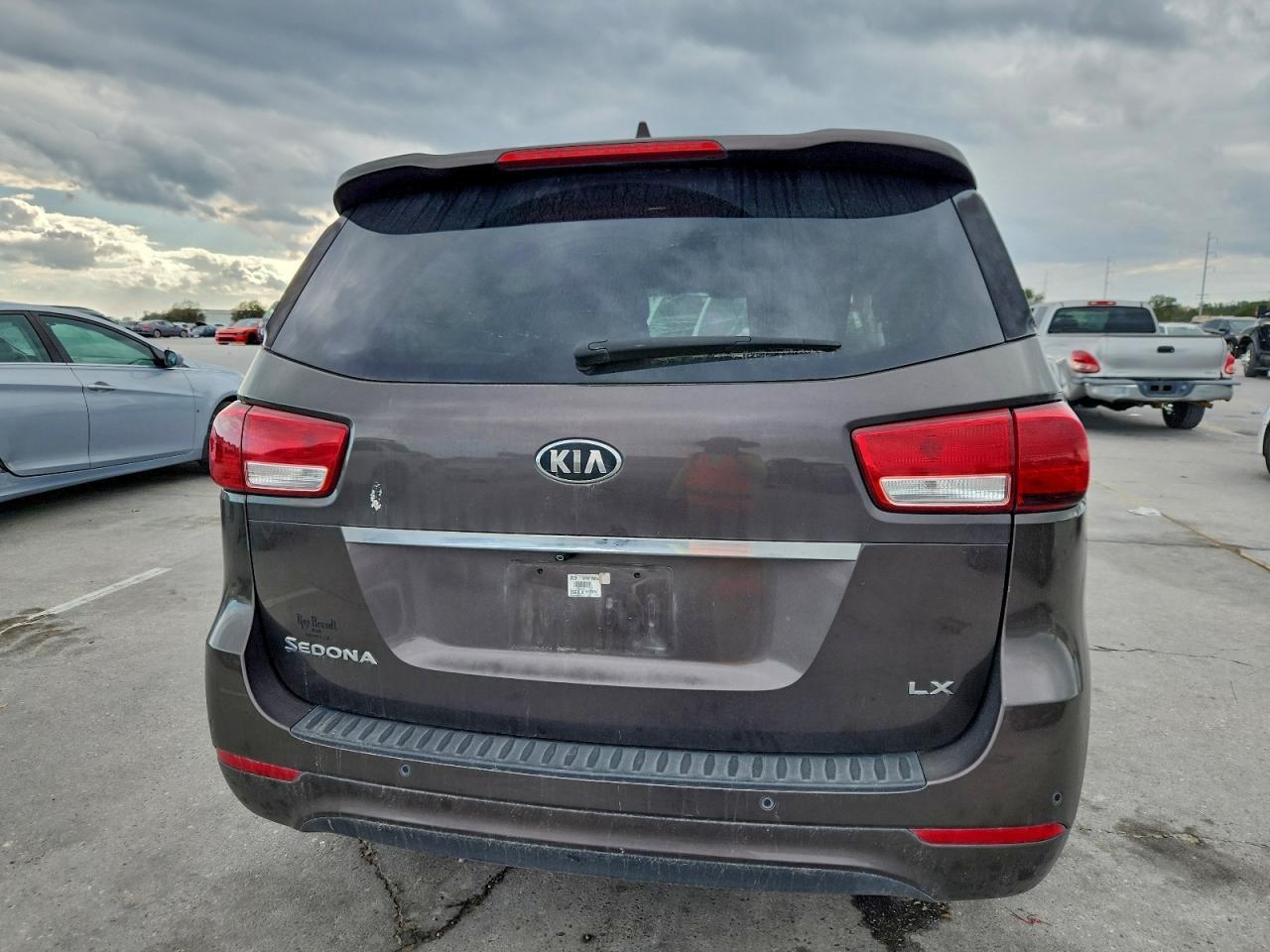2016 KIA SEDONA