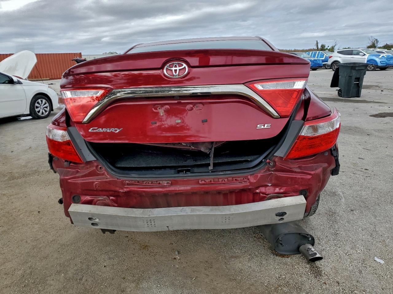 2016 TOYOTA CAMRY